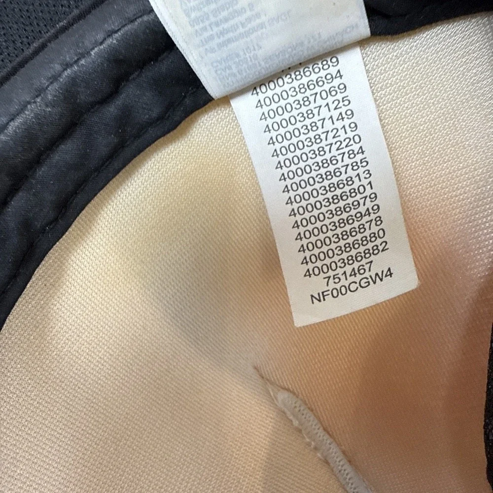 The North Face Never Stop Exploring Mesh Snapback Hat Cap Black One‎ Size